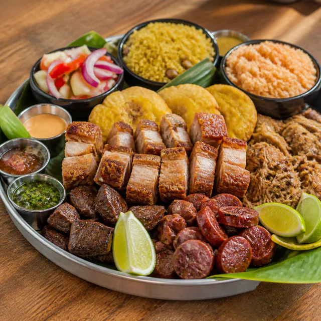 3 Cerditos de Chicharrón Factory